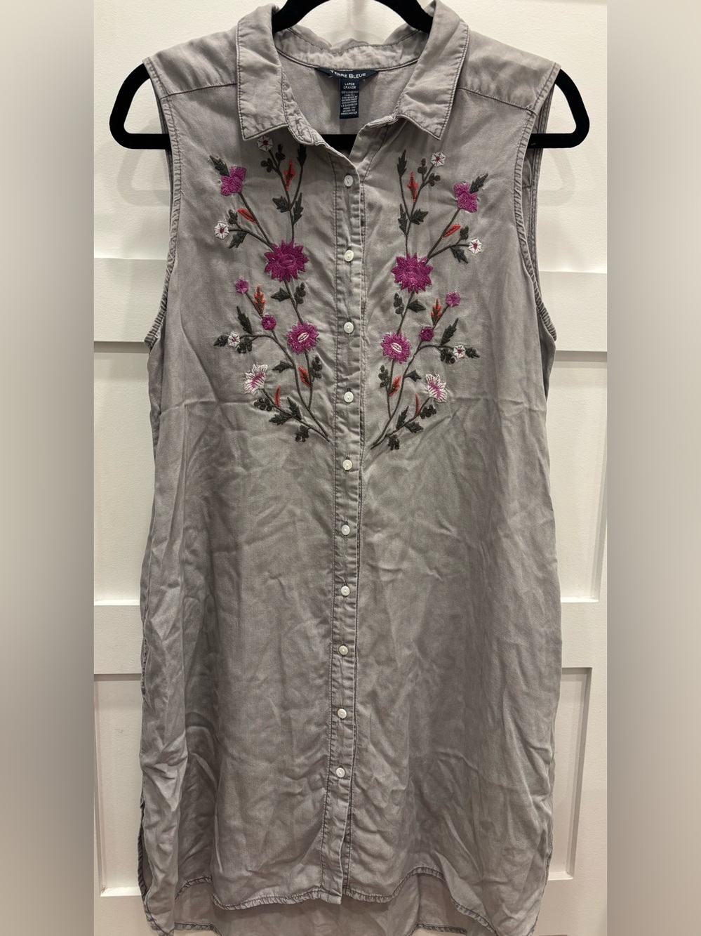 Terry Bleue Gray Sleeveless Lyocell Embroidered Buttoned Midi Dress